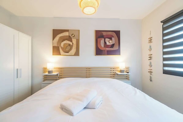 1 slaapkamer, een strijkplank/strijkijzer, reisbedje, wifi