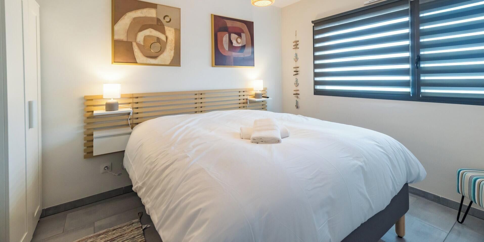 1 habitación, tabla de planchar con plancha, internet y ropa de cama 