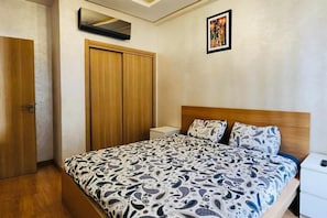 2 habitaciones, tabla de planchar con plancha, wifi y ropa de cama