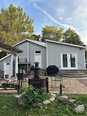 Exterior - Charming downtown Glendale cottage. 2mi to I-65 & BlueOvalSk (Glendale)
