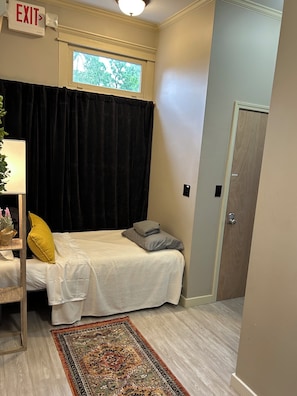 2 Schlafzimmer, BĂŒgeleisen/BĂŒgelbrett, WLAN, BettwĂ€sche