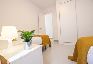 House | 2 bedrooms, iron/ironing board