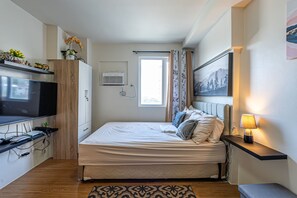 1 bedroom, WiFi, bed sheets