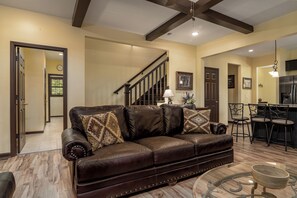 テレビ、テーブルサッカー台