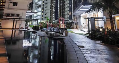Luxurious and Cozy Condo in Quezon City With City View