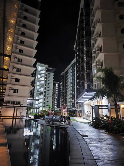 Luxurious and Cozy Condo in Quezon City With City View