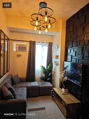 Appart'hôtel, 2 chambres, accessible aux personnes à mobilité réduite, patio | Coin séjour