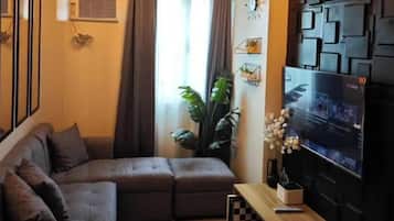 Condo, 2 Bedrooms, Accessible, Patio | Living area