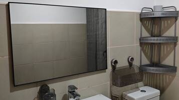 Condo, 1 Bedroom, Accessible, Balcony | Bathroom