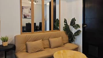 Condo, 1 Bedroom, Accessible, Balcony | Living room