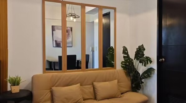 Living room - Luxhomme 3 Bed Condo With Balcony City Moutain View (Baguio)