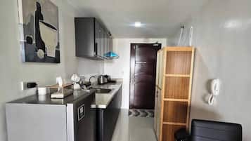Condo, 1 Bedroom, Accessible, Balcony | Interior