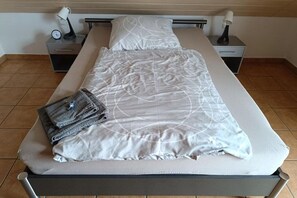 1 chambre, fer et planche à repasser, Wi-Fi, draps fournis
