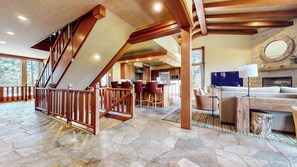 Interior - Deluxe 5,000 sq. ft. Home, Jacuzzi, Gated Community on Golf Course (Mammoth Lakes)