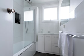 Handtücher, Seife, Toilettenpapier