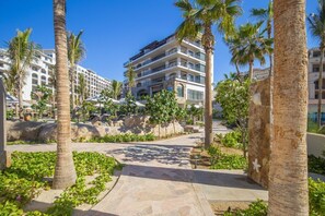 Property grounds - The Blue Horizon – 2BR Oceanview Condo (San José del Cabo)