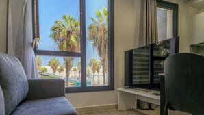 Dining - Apartment by Playa de Las Canteras Beach (Las Palmas de Gran Canaria)