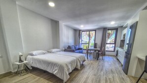 1 bedroom, iron/ironing board - Apartment by Playa de Las Canteras Beach (Las Palmas de Gran Canaria)