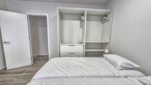 Unclassified image, 2 of 30, button - Apartment in Las Palmas by Playa de Las Canteras (Las Palmas de Gran Canaria)