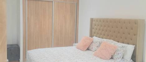 2 Schlafzimmer, Bügeleisen/Bügelbrett, WLAN, Bettwäsche