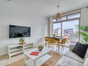 Living room - Seaside Bliss With Terrace & Views (Las Palmas de Gran Canaria)