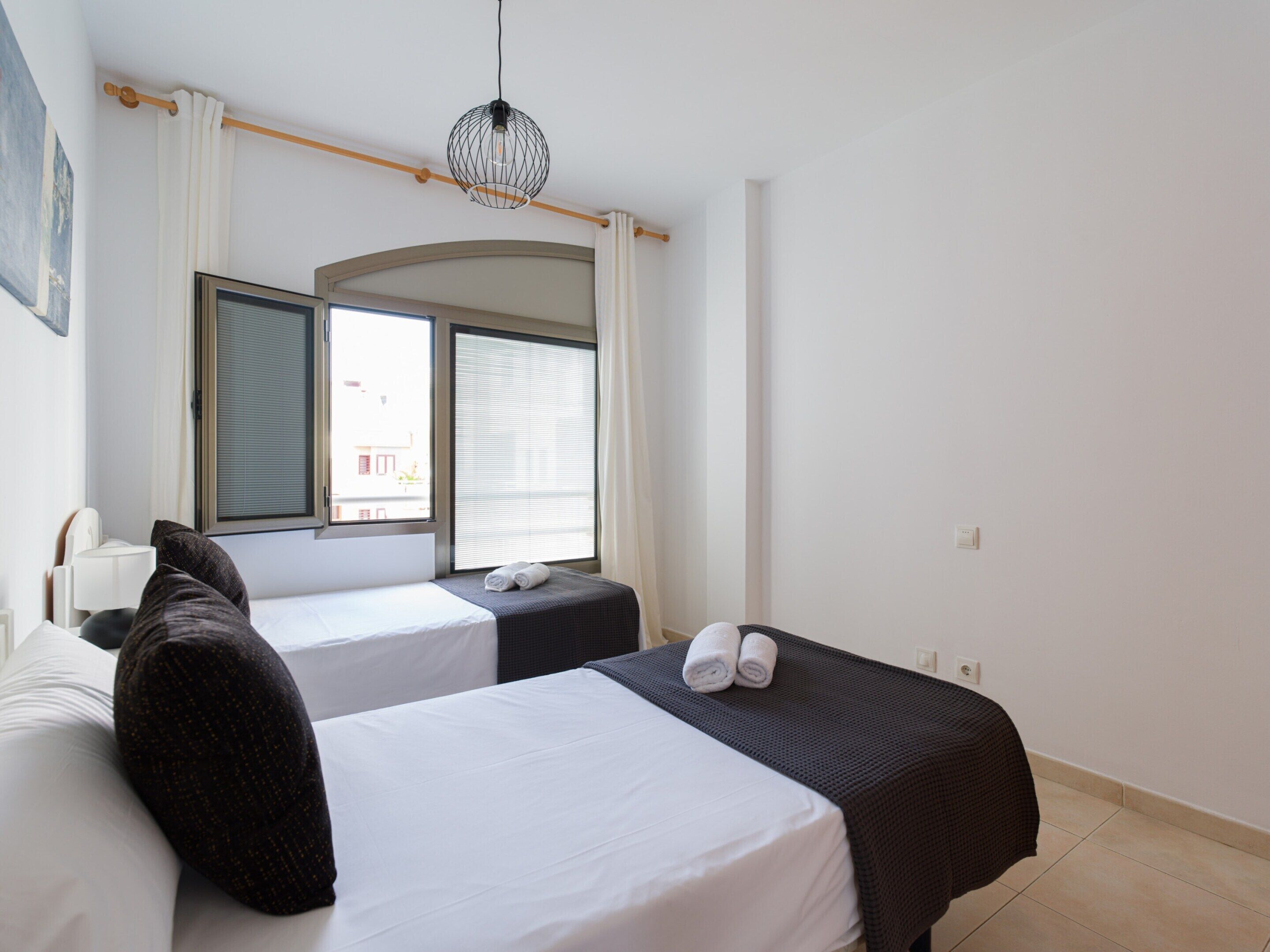 Nhà | 2 phòng ngủ, bàn ủi/dụng cụ ủi quần áo 