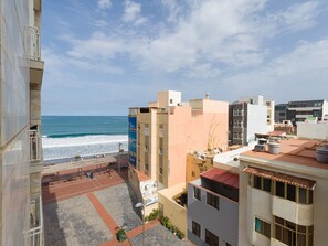 Unclassified image, 2 of 50, button - House in Las Palmas Near Playa de Las Canteras (Las Palmas de Gran Canaria)