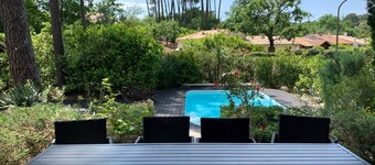 Rental of a villa with swimming pool, close to the lake and ocean beaches.