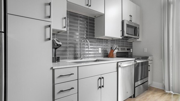 Refrigerador y comedor