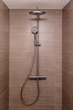 Jetted tub, hair dryer, towels, soap