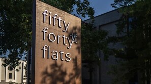 Exterior detail - Landing | Beautiful 1BD, Courtyard, Gym (Nashville)