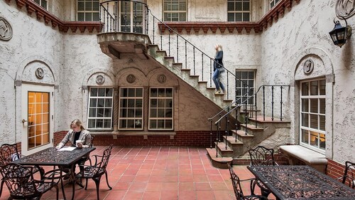 Landing | Chic 1BD, Gym, Clubhouse