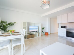 Dining - Seafront Apartment in Las Palmas by Playa Canteras (Las Palmas de Gran Canaria)