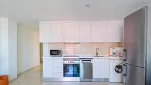 Private kitchen - Seafront Apartment in Las Palmas by Playa Canteras (Las Palmas de Gran Canaria)