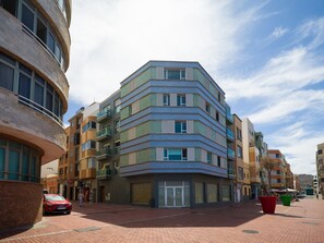 Exterior - Seafront Apartment in Las Palmas by Playa Canteras (Las Palmas de Gran Canaria)