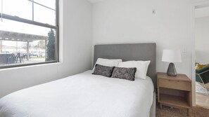 2 bedrooms, desk, iron/ironing board, WiFi