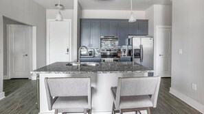 Fridge, dining tables - Landing | Spectacular 2BD, Gym, Pool (Houston)