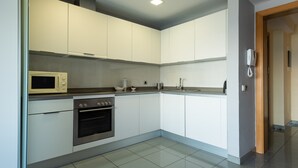 Private kitchen - Apartment Las Canteras Beachfront Views (Las Palmas de Gran Canaria)