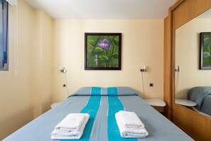 2 Schlafzimmer, Bügeleisen/Bügelbrett