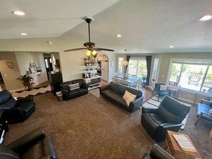 House | 6 bedrooms, Internet