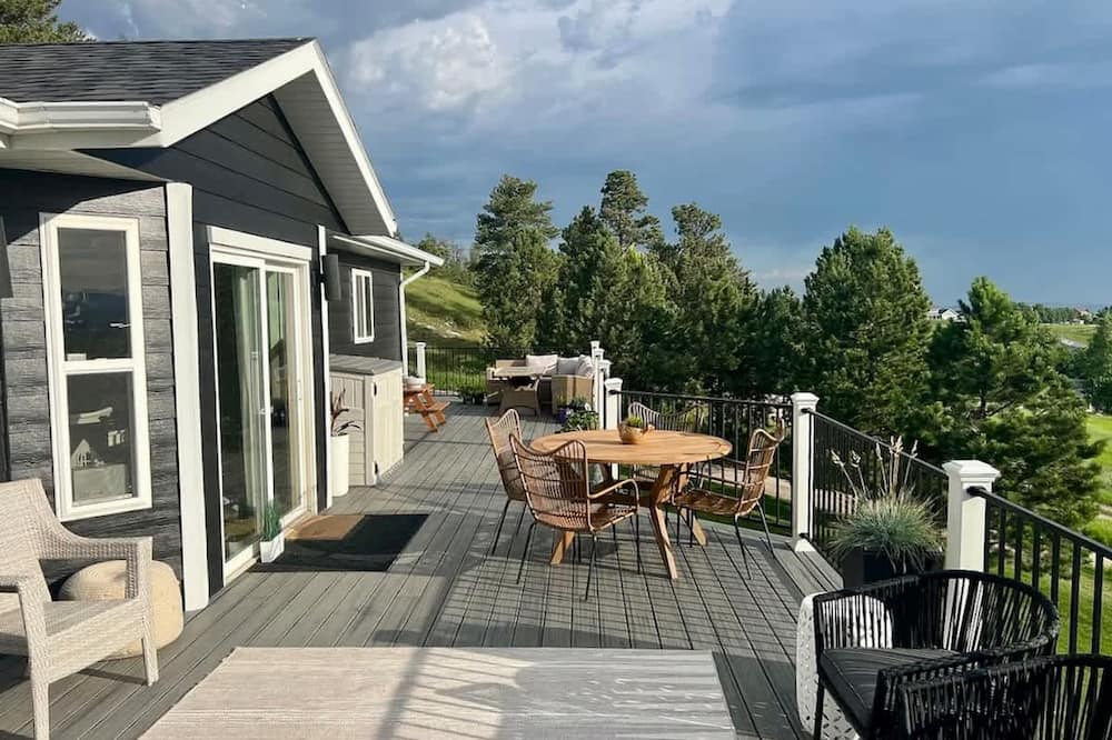 Black Hills Getaway With Hot Tub Game Room for 18 - Sundance, WY