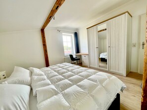 2 bedrooms, WiFi - Apartment 'Panoramablick' with Sea View, Wi-Fi and Balcony with Evening Sun (Altefähr)