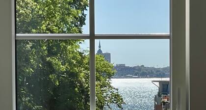 Ferienwohnung 'Hafenblick' mit Meerblick, Wi-Fi und Kamin und DG-Terrasse mit Abendsonne
