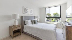 1 bedroom, desk, iron/ironing board, Internet