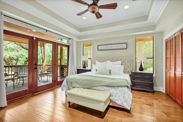 3 chambres, fer et planche à repasser, Wi-Fi, draps fournis