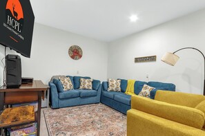 Fernseher, Tischfußball