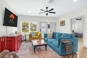 Fernseher, Tischfußball