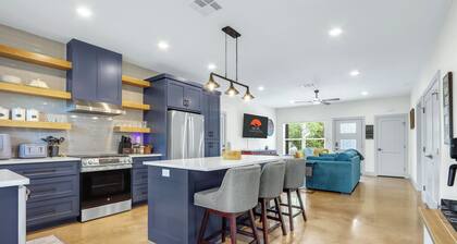 Stylish Casita w/Game Room, Near Lake LBJ Access