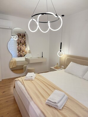 2 habitaciones, tabla de planchar con plancha, wifi y ropa de cama 