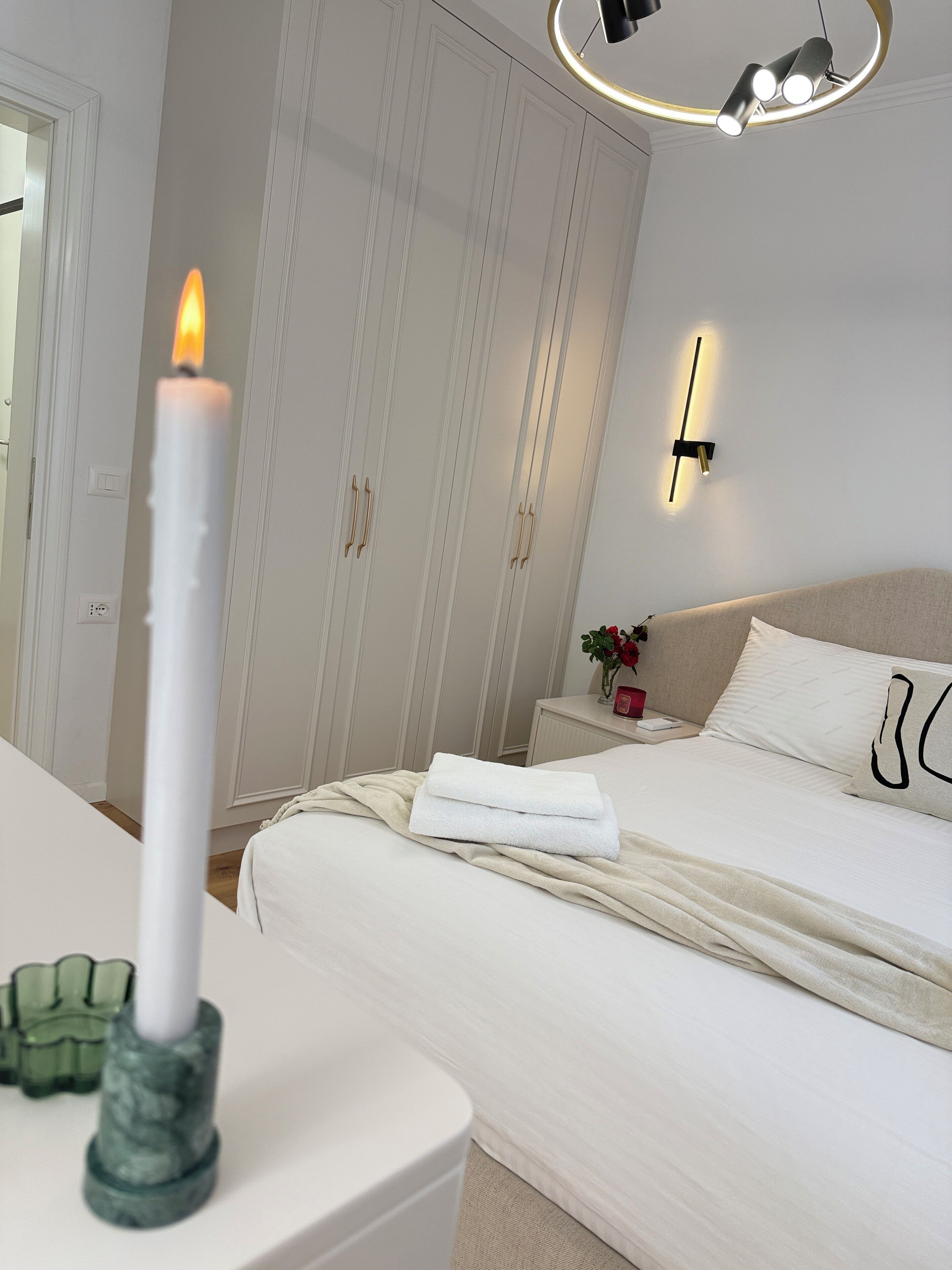 2 chambres, fer et planche à repasser, Wi-Fi, draps fournis